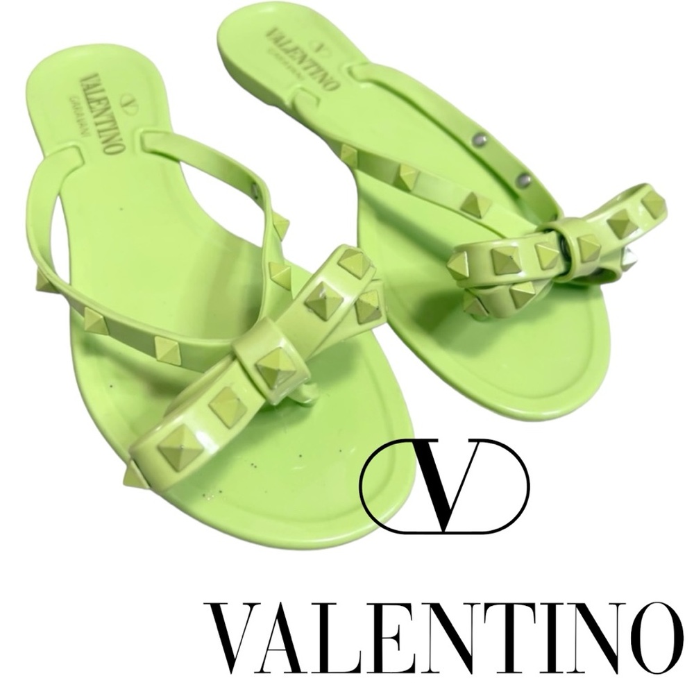 ☀️ Sale! Valentino Rockstud Thong Sandal
